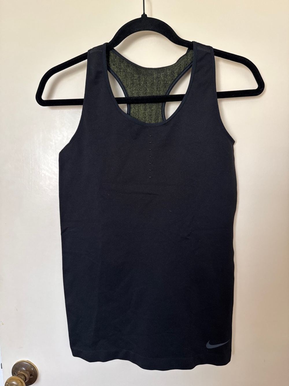 Nike Women’s Nike Pro Dri-fit Seamless Racerback Tank Top Black size M